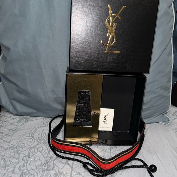 YVES SAINT LAUREN Russian 
COLLECTION RED
SUEDE BLACK GOLD
BELT, 1970S - Picture 6 of 11